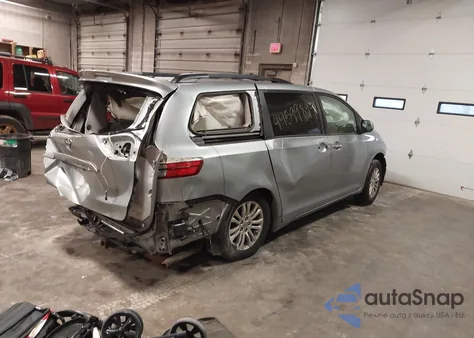 2015 Toyota Sienna Xle 8 Passenger z USA, uszkodzony, nr VIN 5TDYK3DC7FS533603